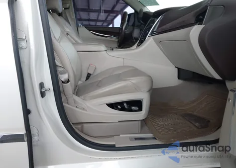 2015 Cadillac Escalade Premium z USA, uszkodzony, nr VIN 1GYS4NKJ1FR522411